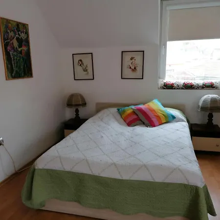 Park Apartment *